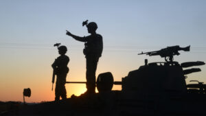 soldados cuidando fronteras